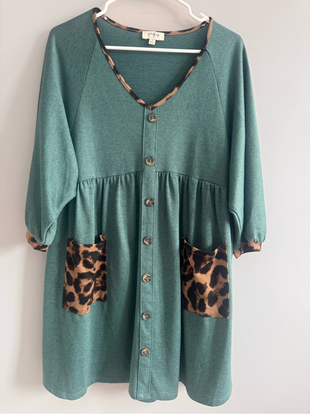 Umgee Women’s Small Green Leopard Print Pocket Button Front Babydoll Tunic Dress